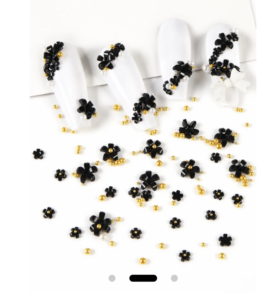 Tırnak%20Süsleme%20Black%20&%20White%20Çiçek%20Charm%20Seti